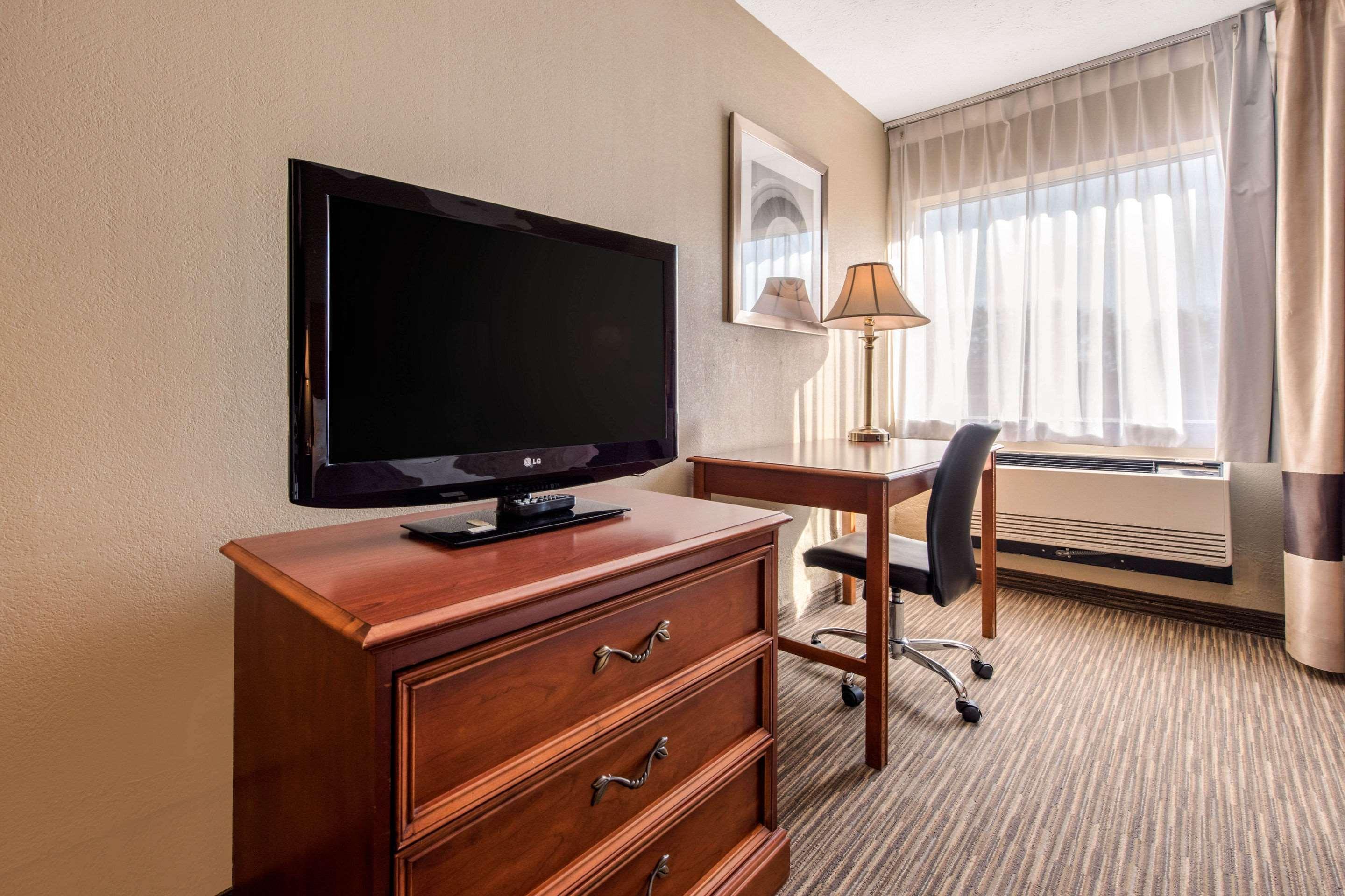Quality Inn & Suites New Castle Exterior foto