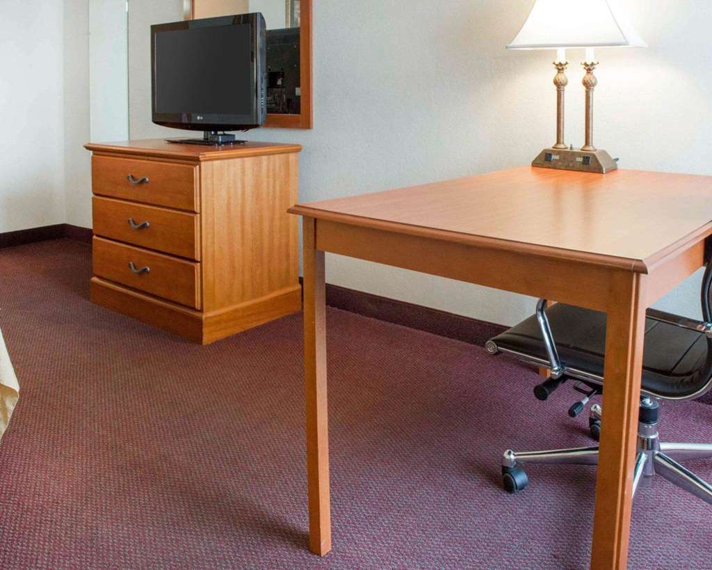 Quality Inn & Suites New Castle Habitación foto